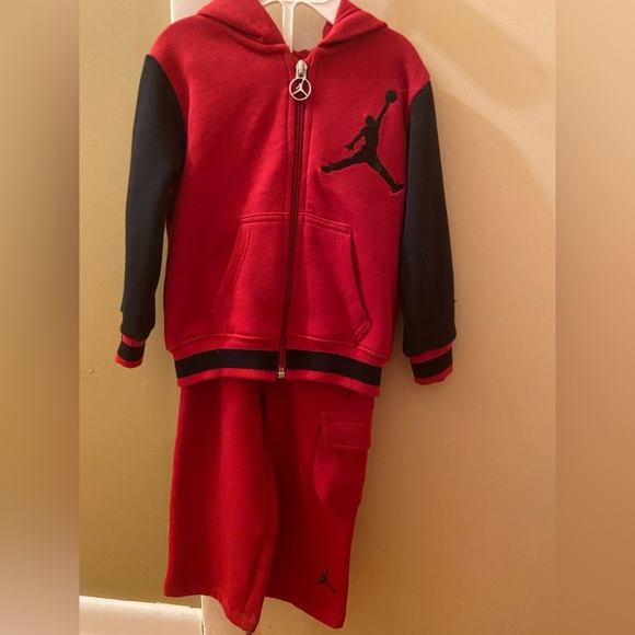 Jordan 2-piece athletic suit, 18 months - Picture 1 of 3